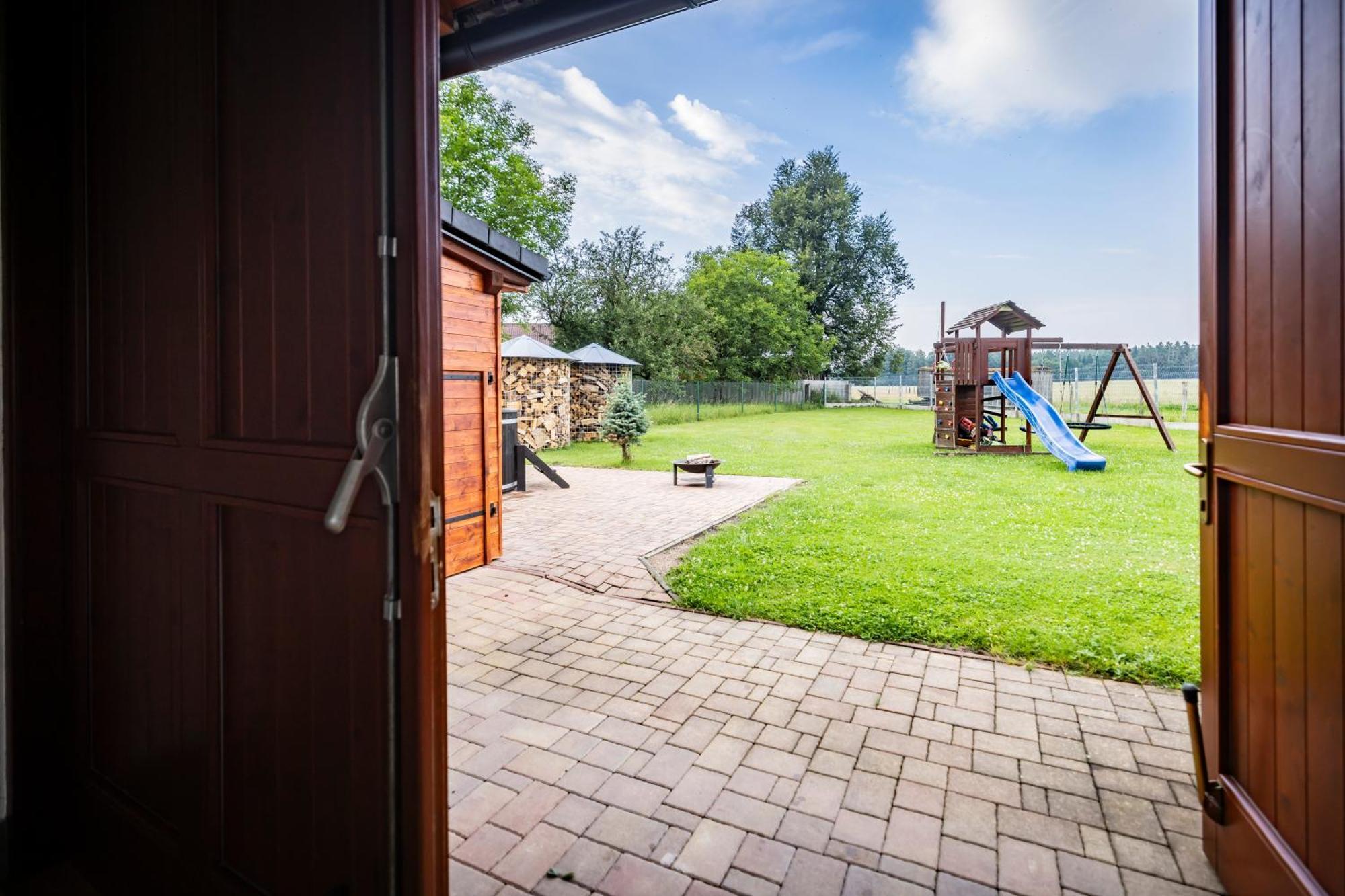 Apartman Dvorce Straz nad Nezarkou Экстерьер фото